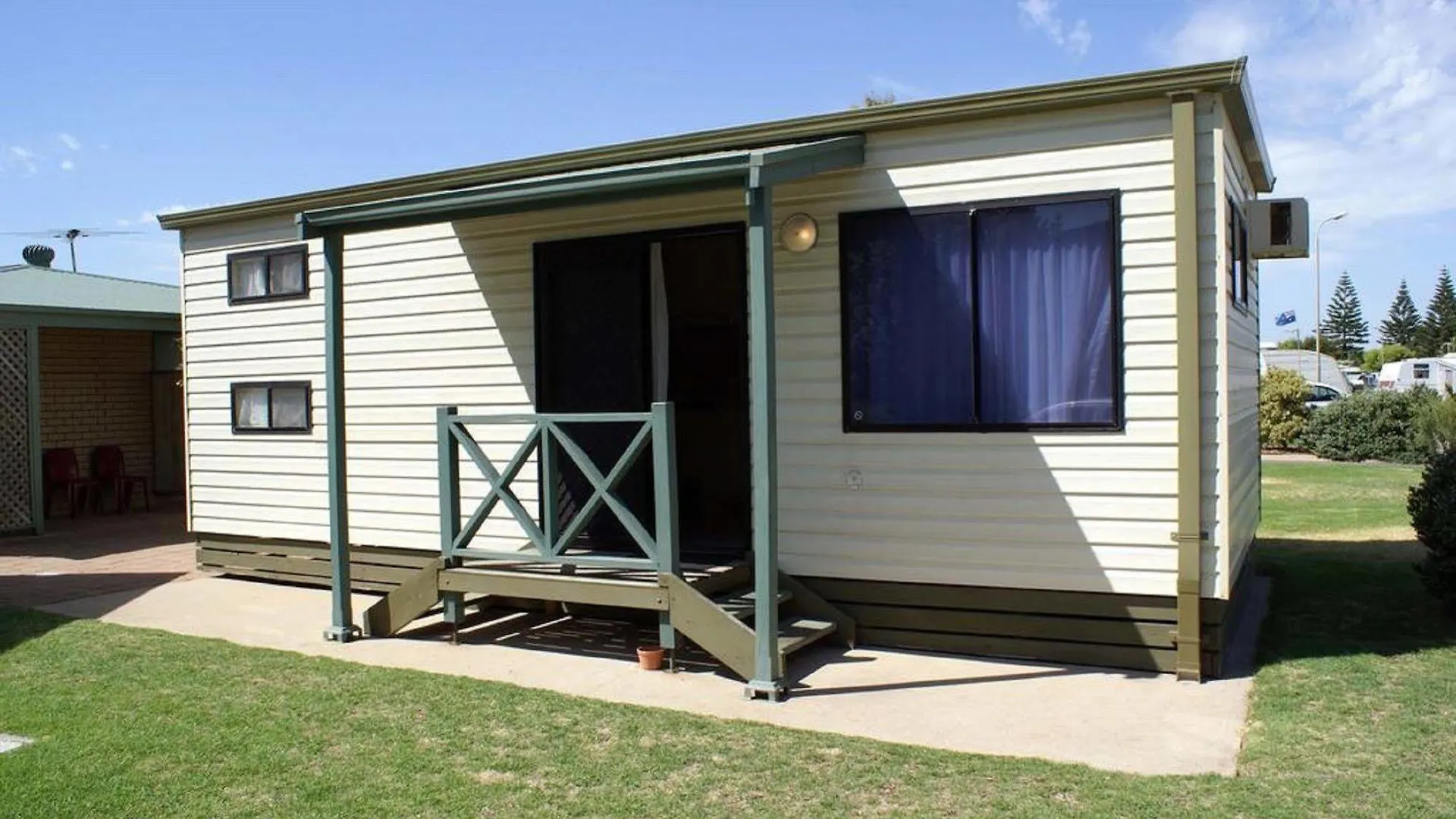 Discovery Parks - West Beach Parks Adelaide 3*,