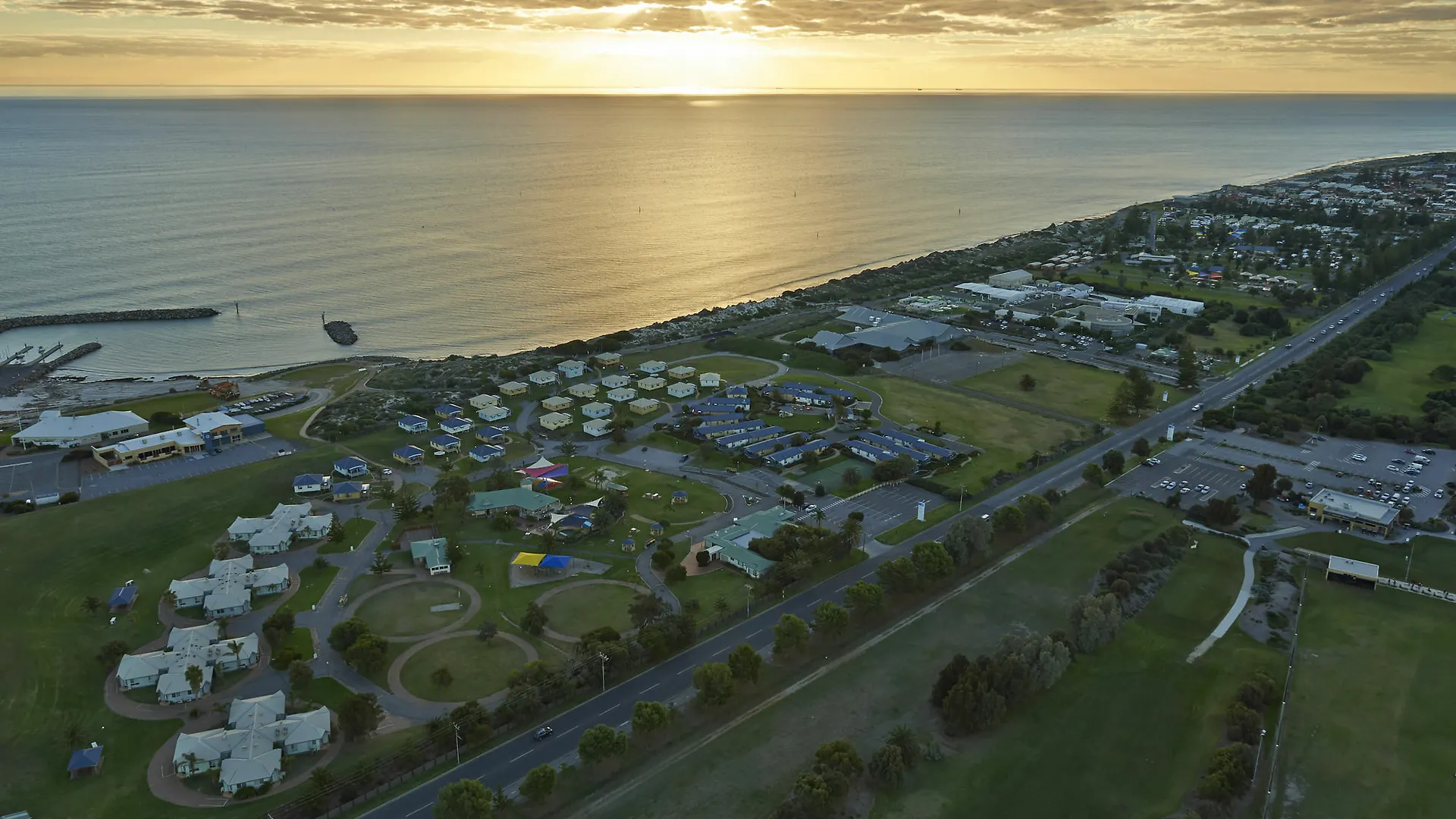 Discovery Parks - West Beach Parks Adelaide 3*,